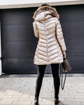 Dames donsjas getailleerd warm bontkraag en elegant – Avynne