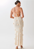 Gebreide Maxi Jurk met Open Rug en Bloemendetails – Luna