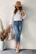 Geborduurde Bloemenblouse met Trompetmouwen – Livia