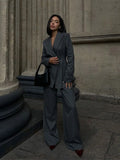 Grijze Pinstripe Blazer met Revers – Victoria