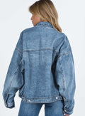 Dames denim jas oversized vintage stoer en tijdloos – Elanya