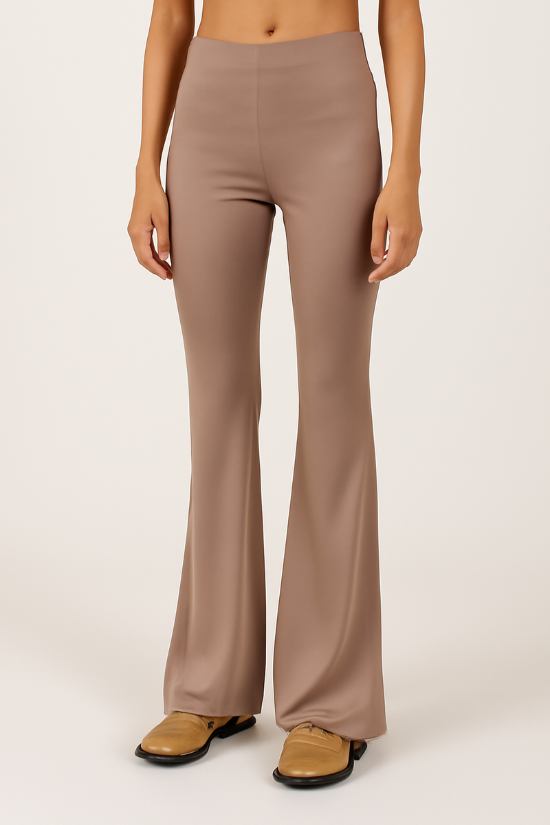 Zachte stretchy flare broek met hoge taille – Naomi