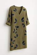 Chique zomerjurk met bladerenprint en elegante pasvorm – Olivia