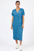 Zomerjurk met luipaardprint en V-hals – Sophie