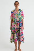 Bloemenjurk met ademende stof en elegante pasvorm – Nicka
