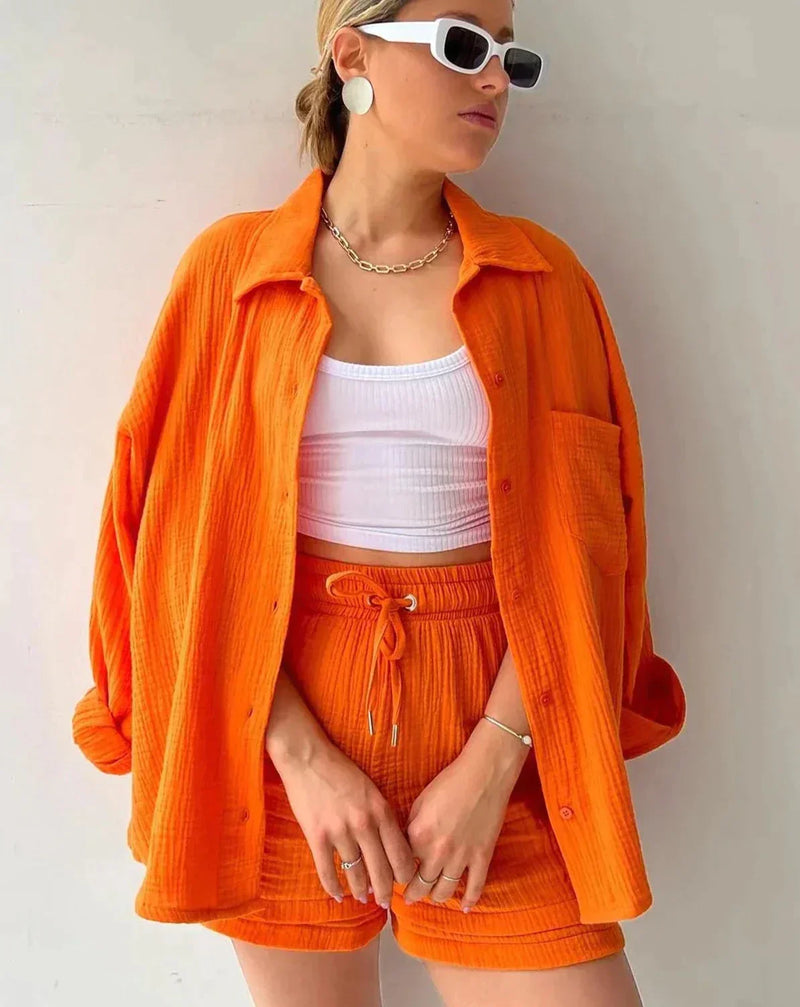 Twee-delige dames set met kraag en shorts – Evelyne