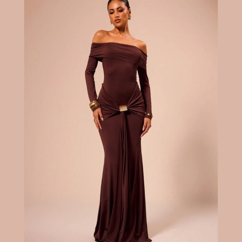 Off-Shoulder Jurk met Drapering en Vloeiende Rok – Sophia