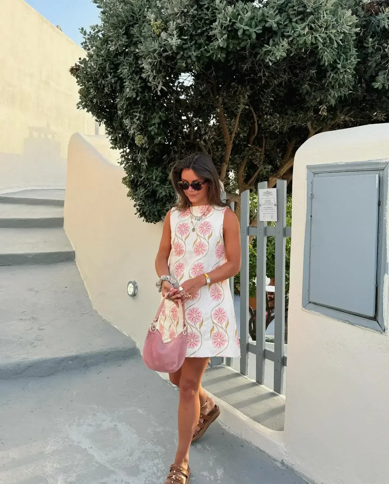 Elegante zomerjurk voor dames met licht silhouet – Serelina