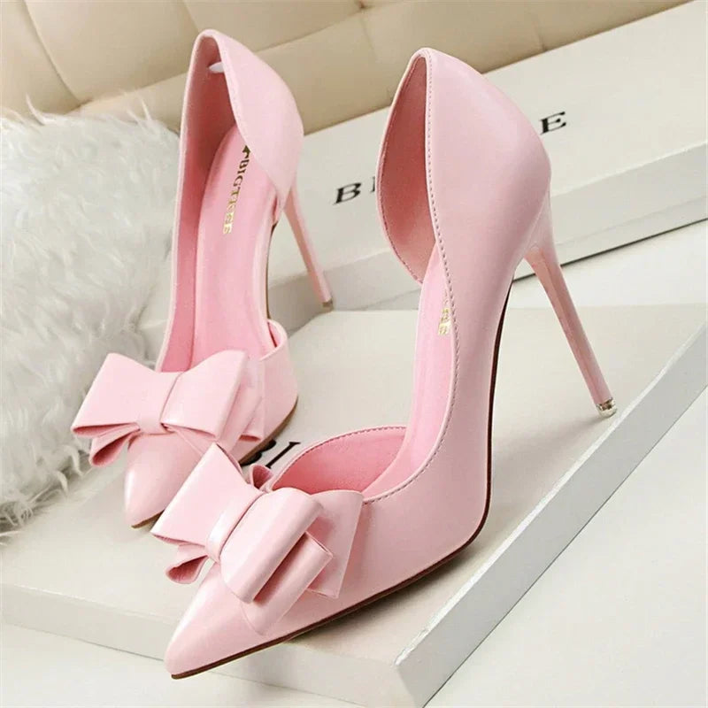 Vegan pumps met strik en puntige neus – Mirevya