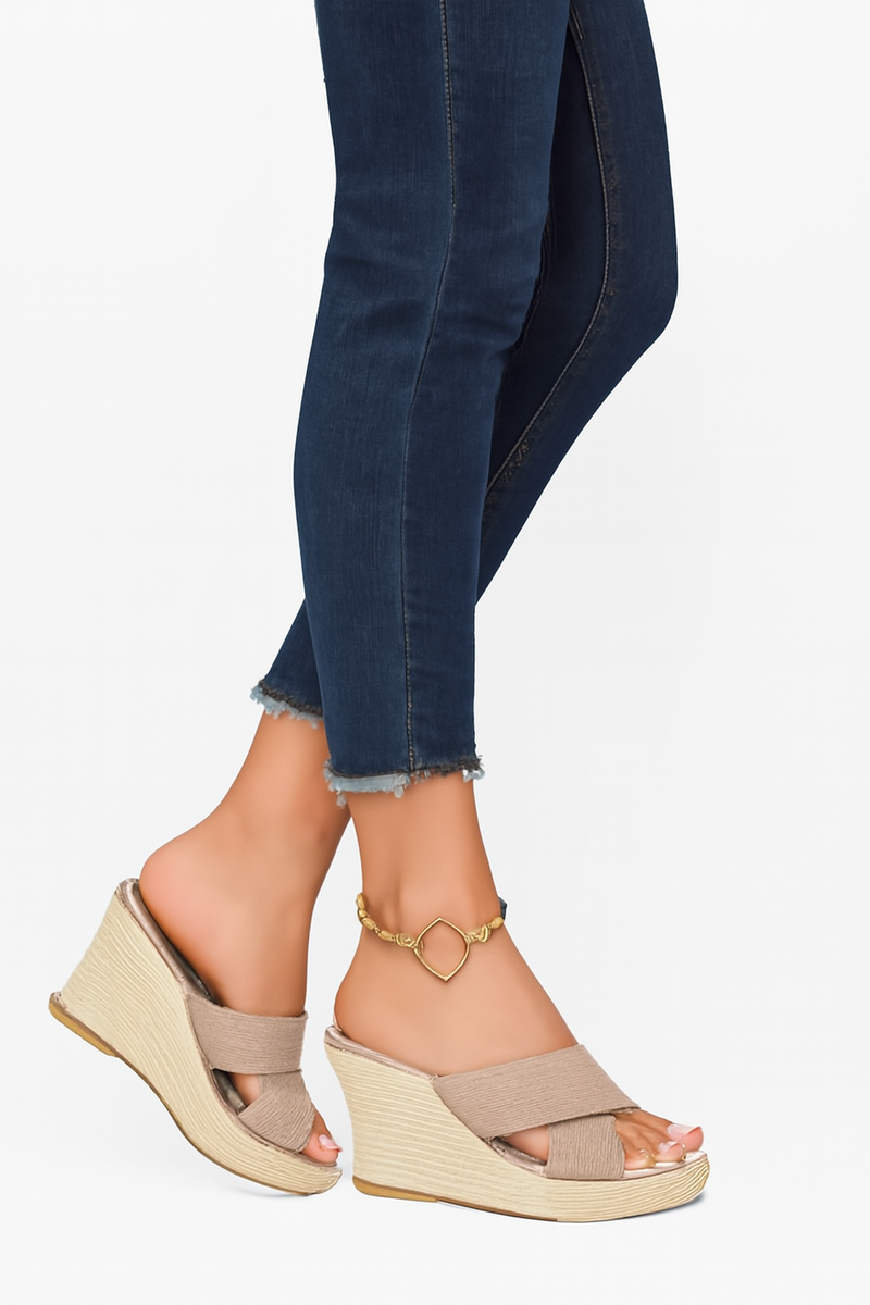 Chique wedge sandalen met kruisband ontwerp - Elviora
