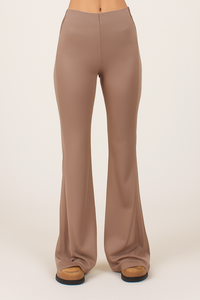 Zachte stretchy flare broek met hoge taille – Naomi