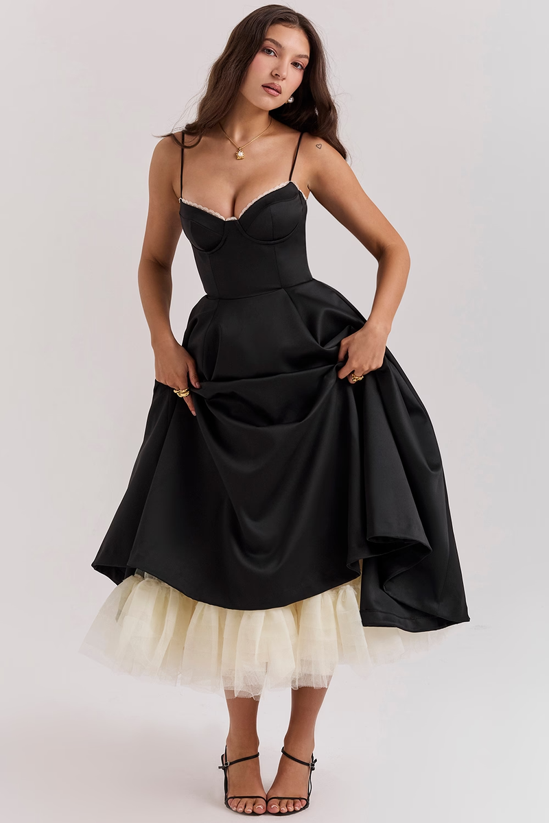 Satijnen midi jurk met tule rok en sweetheart hals – Elara